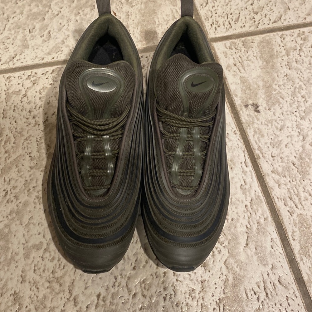 Men’s sneakers